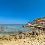 Charming Old Tannery House With Spacious Veranda And Stunning Sea View! Ferienhaus *