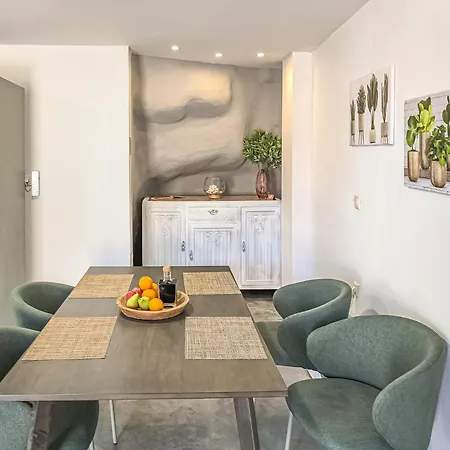Charming Old Tannery House With Spacious Veranda And Stunning Sea View! Ferienhaus