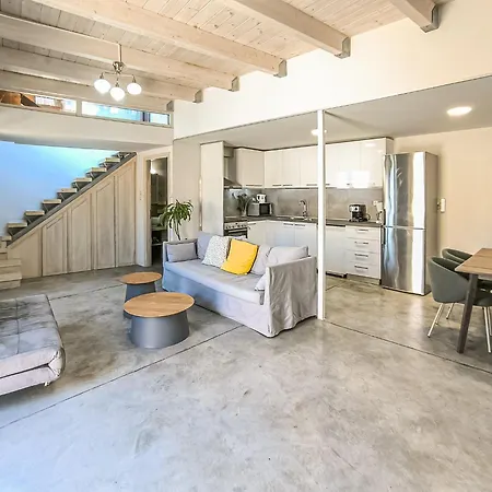 Charming Old Tannery House With Spacious Veranda And Stunning Sea View! بيت للعطل