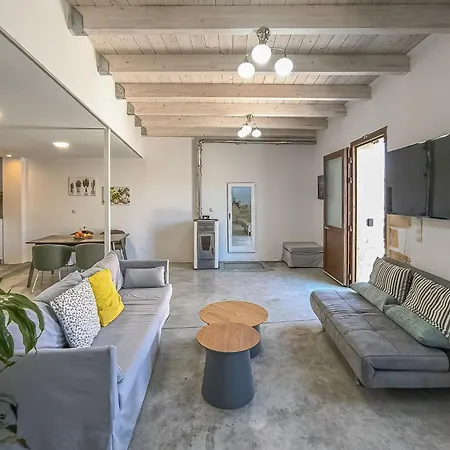 Charming Old Tannery House With Spacious Veranda And Stunning Sea View!