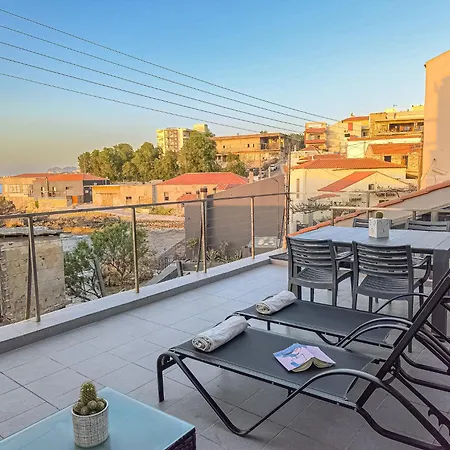 펜션 Charming Old Tannery House With Spacious Veranda And Stunning Sea View! 하니아