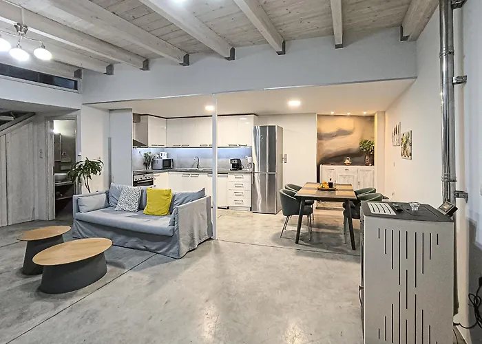 Charming Old Tannery House With Spacious Veranda And Stunning Sea View! Дом отдыха