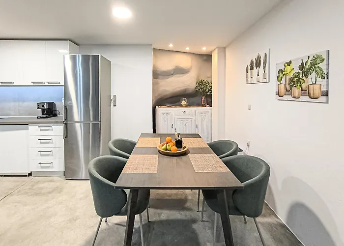 Дом отдыха Charming Old Tannery House With Spacious Veranda And Stunning Sea View! Ханья